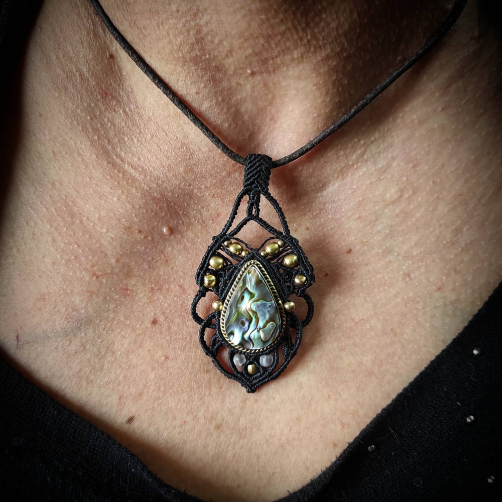 Collier abalone