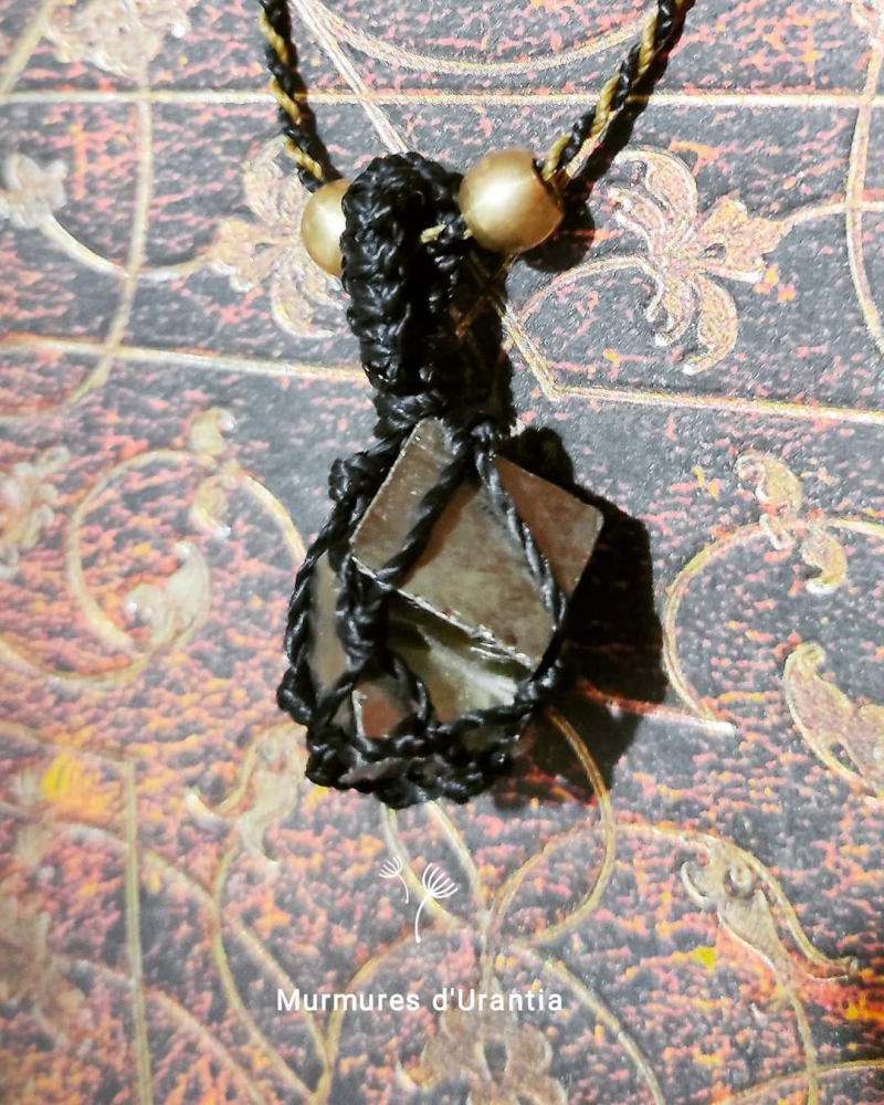 Collier pyrite