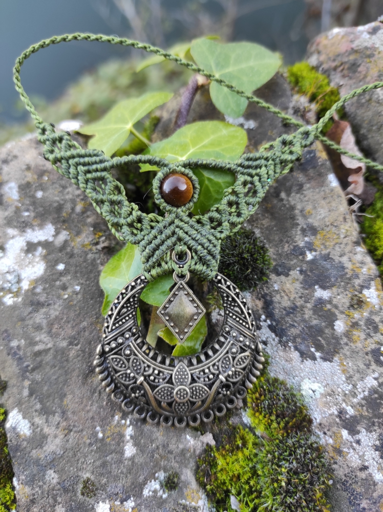 Collier vert breloque