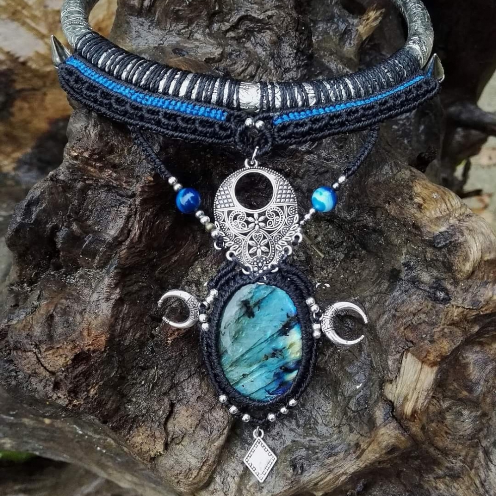 Grosse torque labradorite
